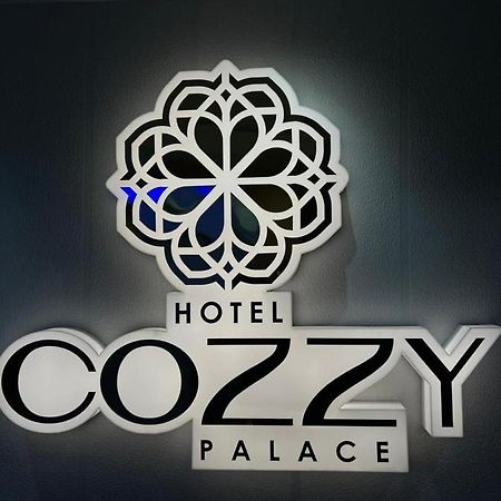 Hotel Cozzy Palace Surat Luaran gambar