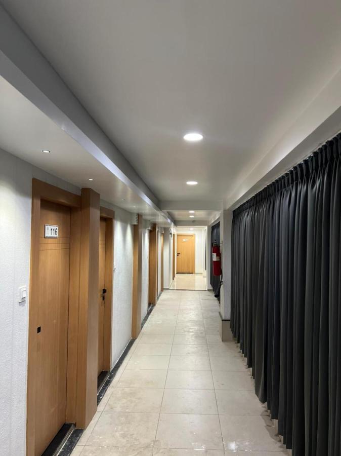 Hotel Cozzy Palace Surat Luaran gambar