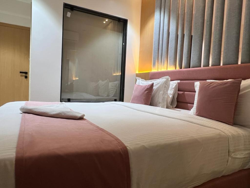 Hotel Cozzy Palace Surat Luaran gambar