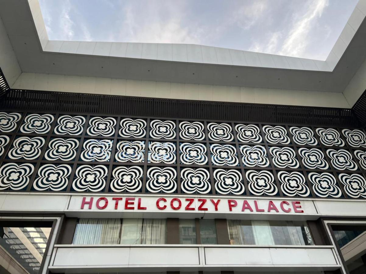 Hotel Cozzy Palace Surat Luaran gambar