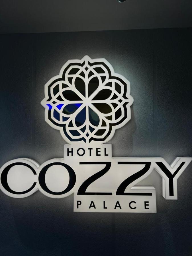 Hotel Cozzy Palace Surat Luaran gambar