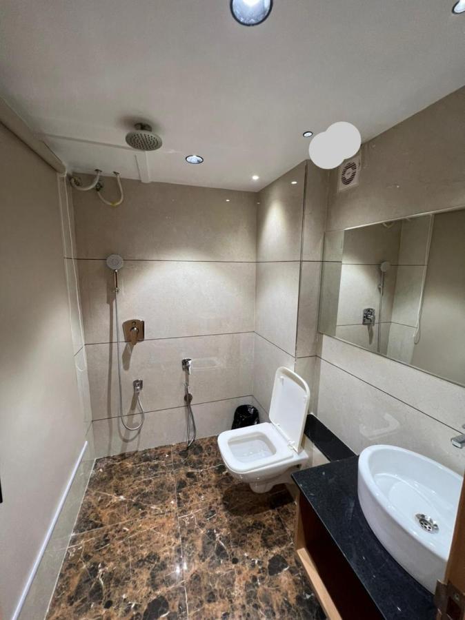 Hotel Cozzy Palace Surat Luaran gambar